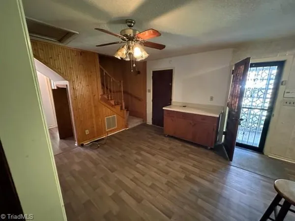 $1,500 | 1704 Pichard Street, Greensboro, NC 27401