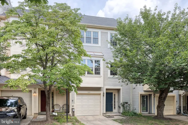 $2,800 | 7327 Eden Brook Drive, Unit E30, Columbia, MD 21046