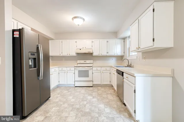 $2,800 | 7327 Eden Brook Drive, Unit E30, Columbia, MD 21046