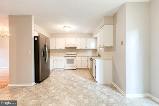 $2,800 | 7327 Eden Brook Drive, Unit E30, Columbia, MD 21046