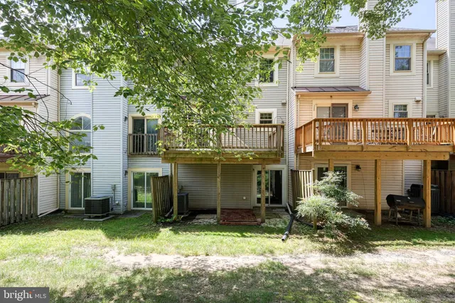 $2,800 | 7327 Eden Brook Drive, Unit E30, Columbia, MD 21046