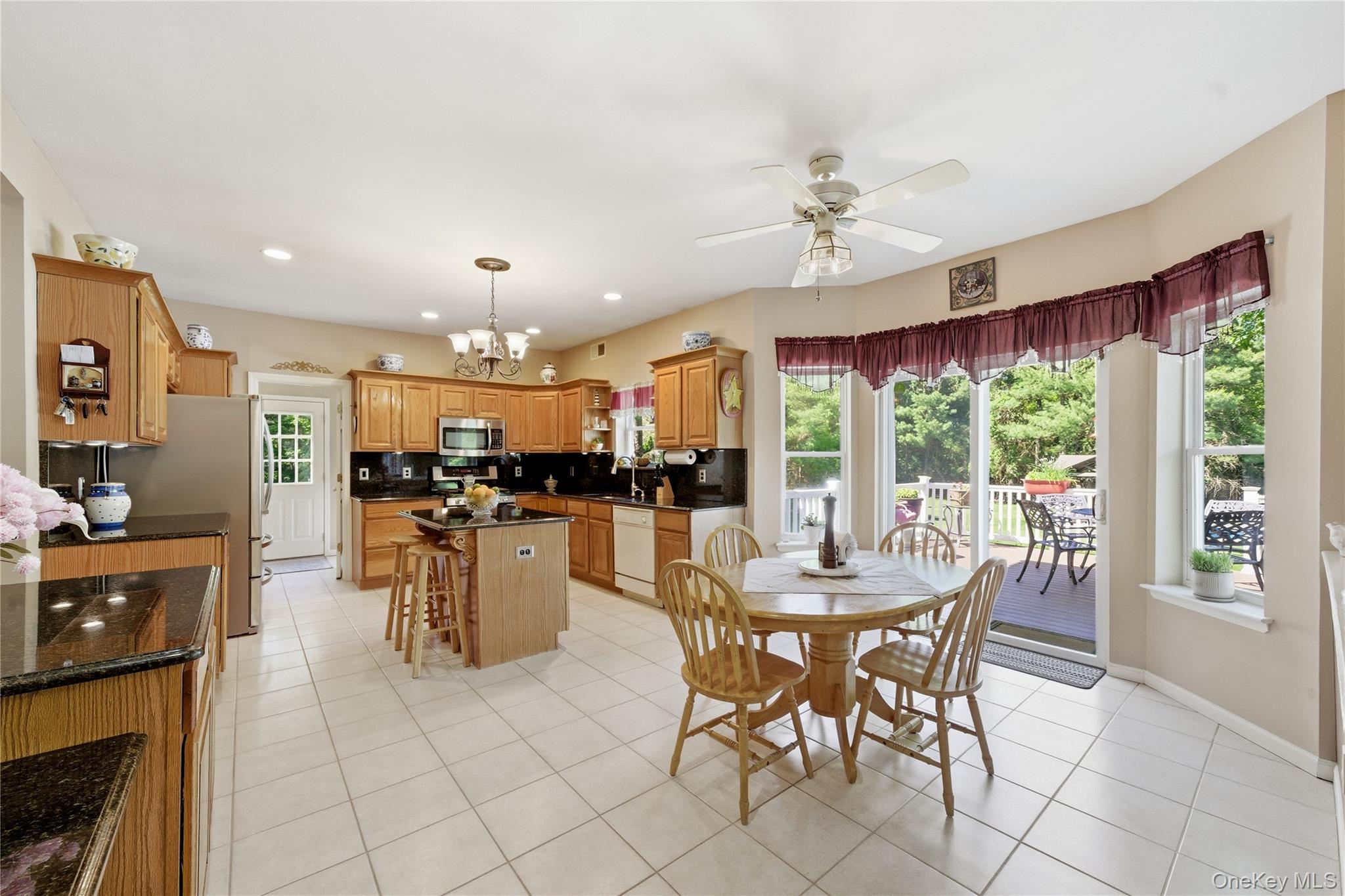 9 Ridgefield Drive Shoreham, NY 11786 - Photo 14 of 50