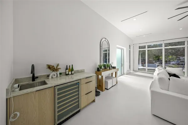$2,050,000 | 3500 Bay Shore Road, Sarasota, FL 34234