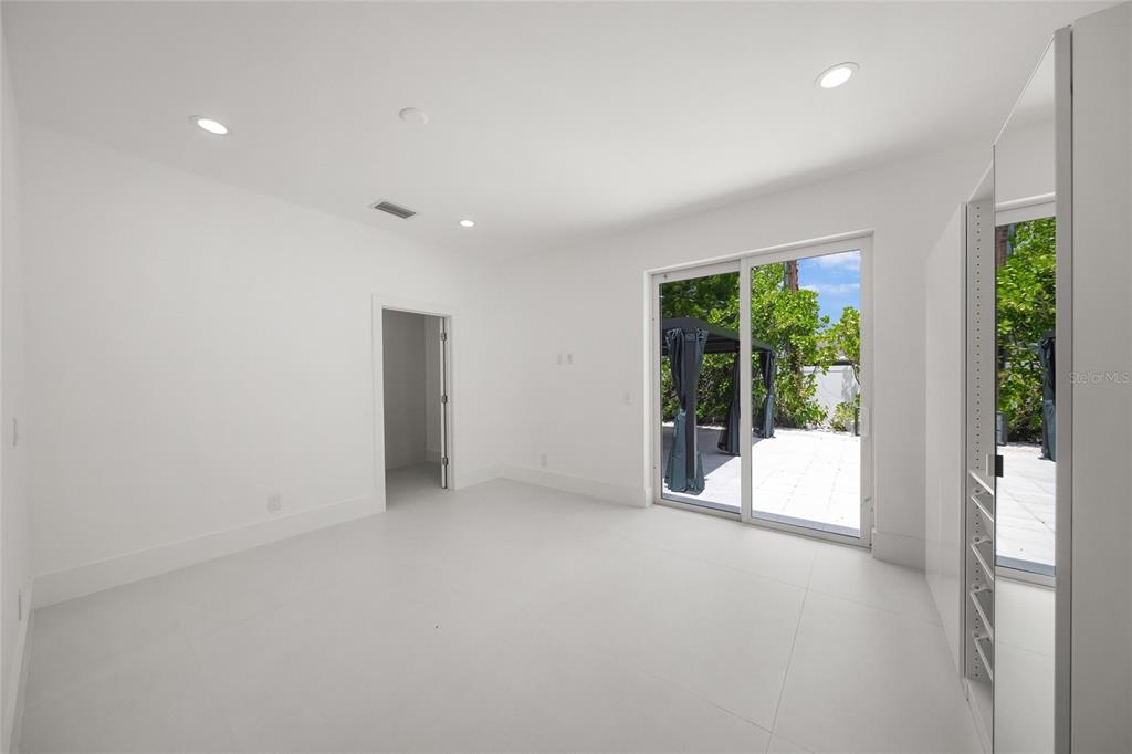 3500 Bay Shore Road Sarasota, FL 34234 - Photo 31 of 73