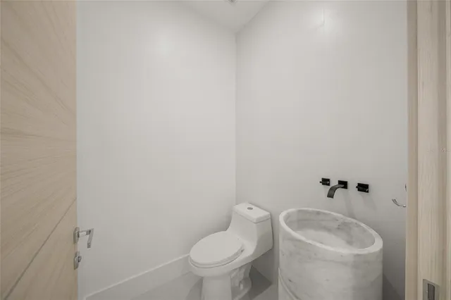 $2,275,000 | 3500 Bay Shore Road, Sarasota, FL 34234