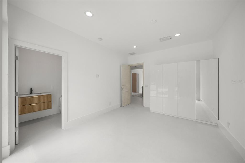 3500 Bay Shore Road Sarasota, FL 34234 - Photo 35 of 73