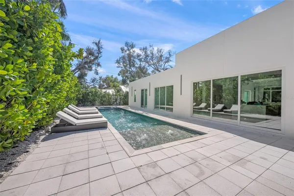 $2,050,000 | 3500 Bay Shore Road, Sarasota, FL 34234