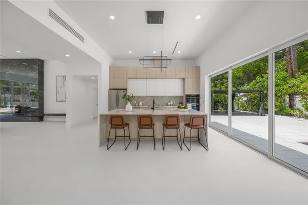 $2,050,000 | 3500 Bay Shore Road, Sarasota, FL 34234