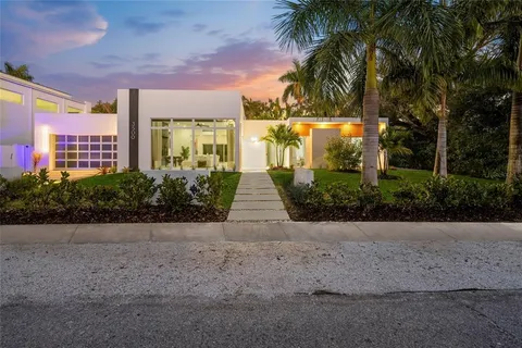 $2,275,000 | 3500 Bay Shore Road, Sarasota, FL 34234