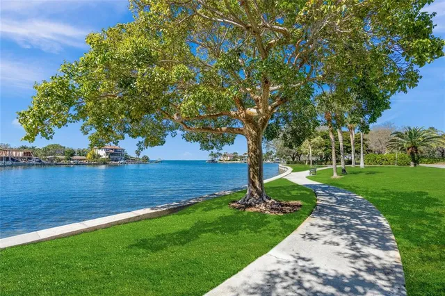 $2,275,000 | 3500 Bay Shore Road, Sarasota, FL 34234