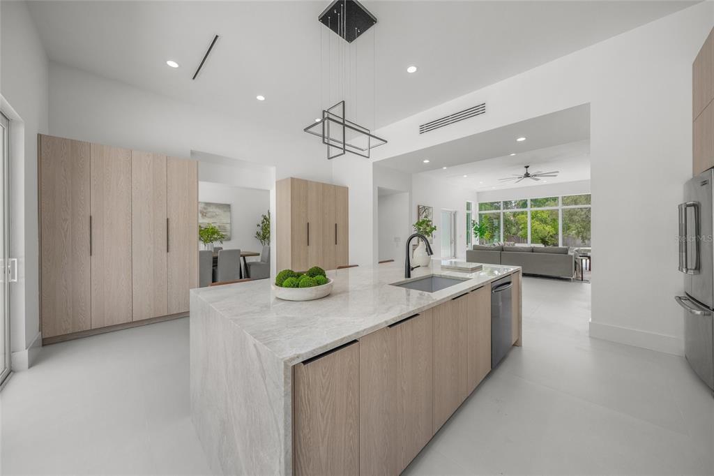 3500 Bay Shore Road Sarasota, FL 34234 - Photo 10 of 73