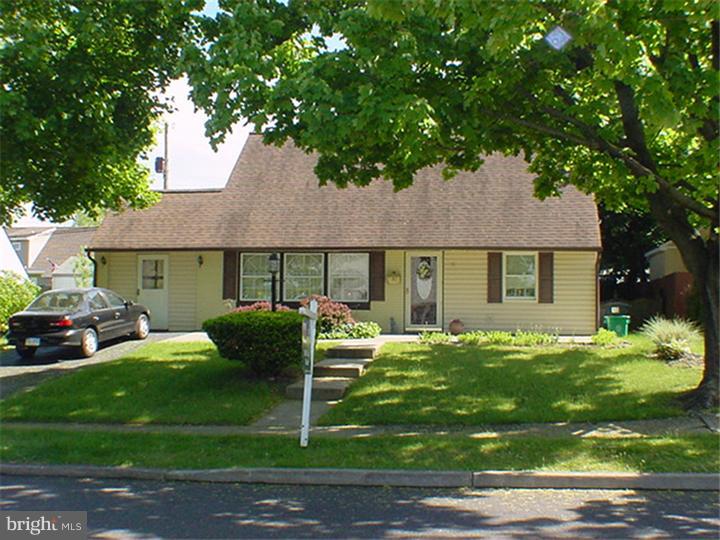 10 Canary Road Levittown, PA 19057 - Photo 1 of 15 Exterior Front
