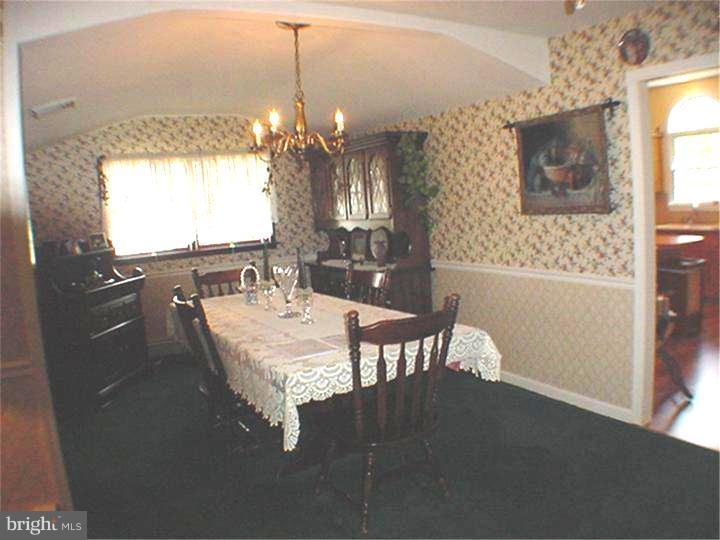 10 Canary Road Levittown, PA 19057 - Photo 5 of 15 Dining Room