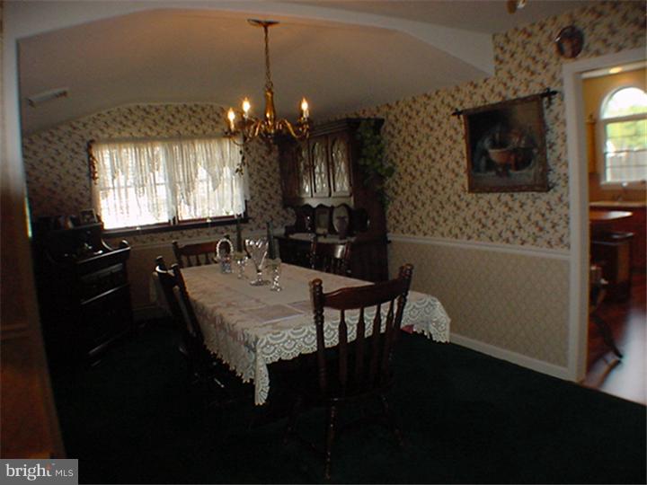 10 Canary Road Levittown, PA 19057 - Photo 9 of 15 Dining Room