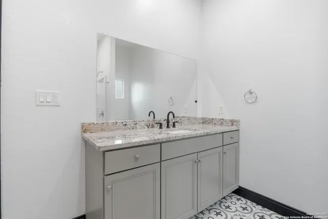 $2,950 | 128 Hidden Ranch Court, Floresville, TX 78114