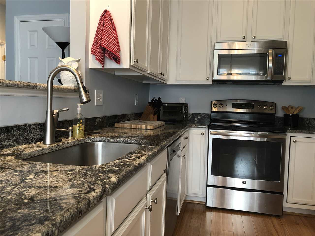 5426 Goldenglow Way Raleigh, NC 27606 - Photo 2 of 25 Photo 2