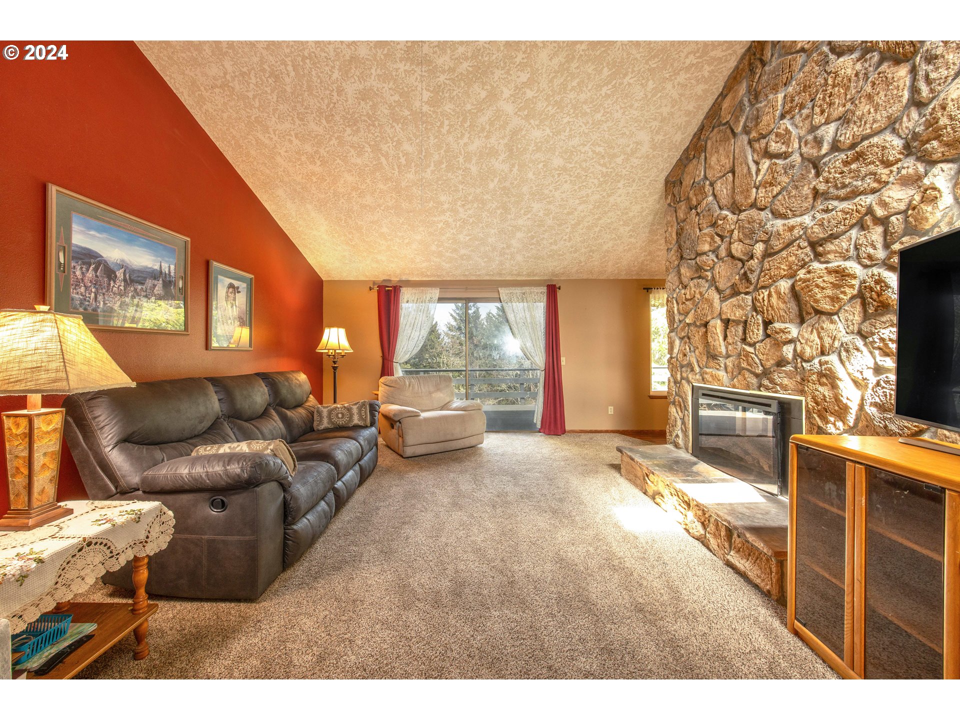 3981 Sherrard Road Hood River, OR 97031 - Photo 13 of 41 Gallery Image 13