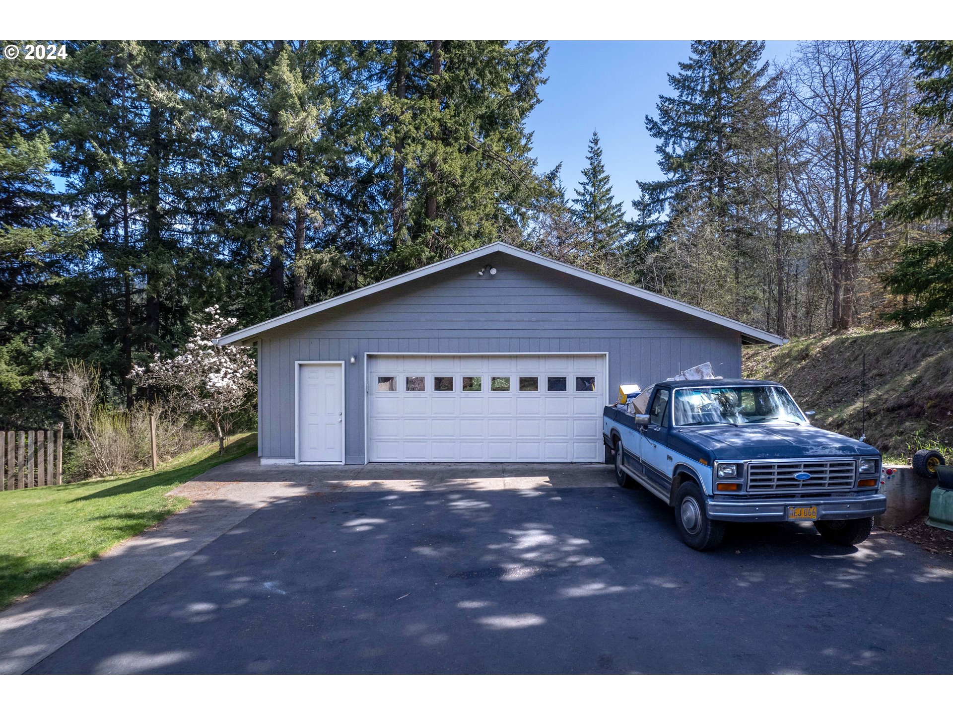 3981 Sherrard Road Hood River, OR 97031 - Photo 8 of 41 Gallery Image 8