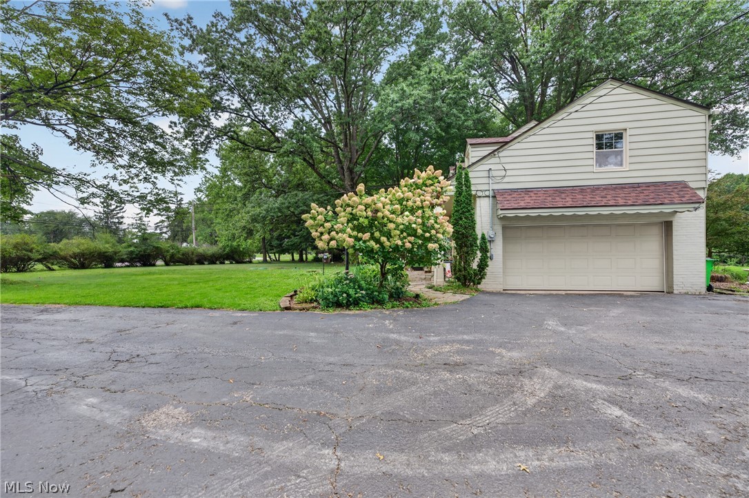 28049 Emery Road Chagrin Falls, OH 44022 - Photo 31 of 42 Gallery Image 31