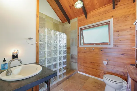 $1,450,000 | 115 Ulua Road, Kaunakakai, HI 96748