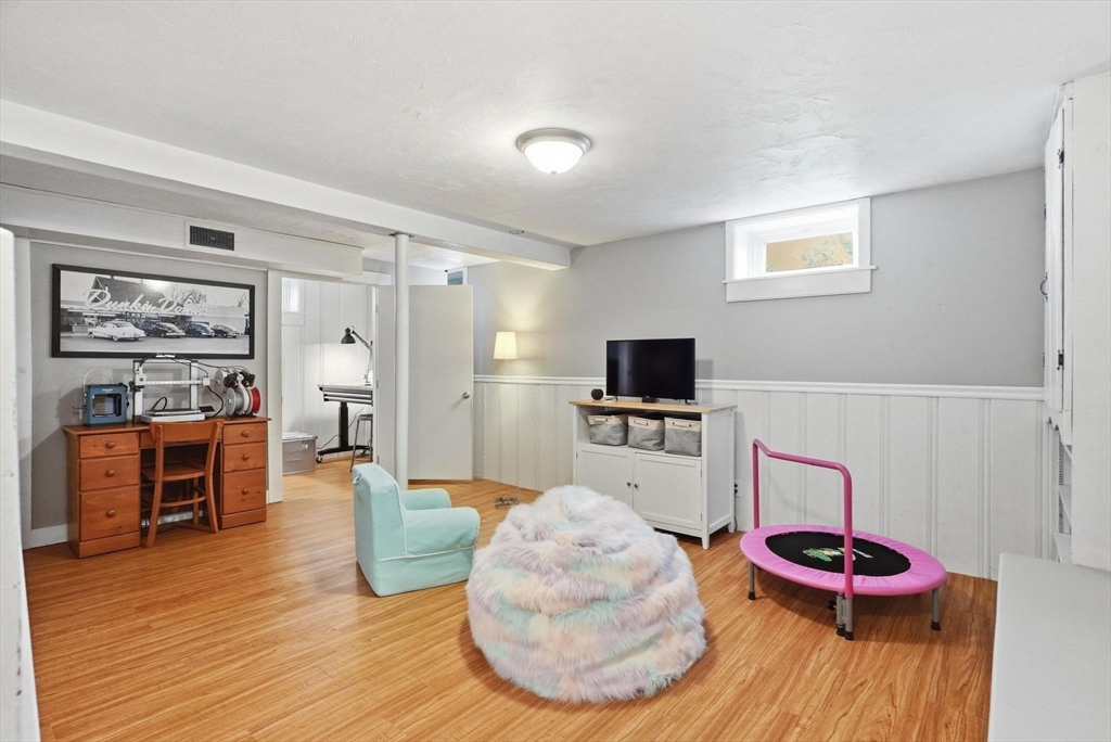 131 Carpenter Road Walpole, MA 02081 - Photo 14 of 26