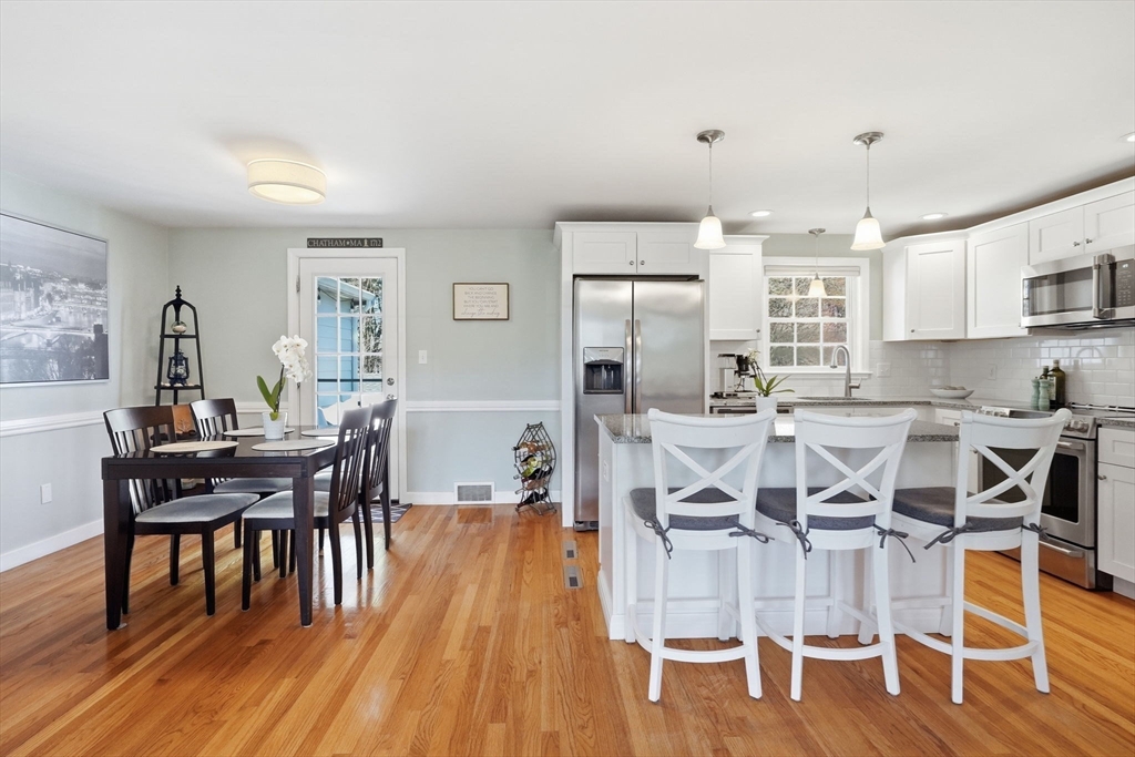 131 Carpenter Road Walpole, MA 02081 - Photo 4 of 26