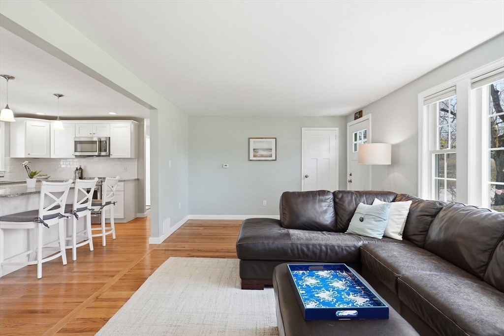 131 Carpenter Road Walpole, MA 02081 - Photo 7 of 26