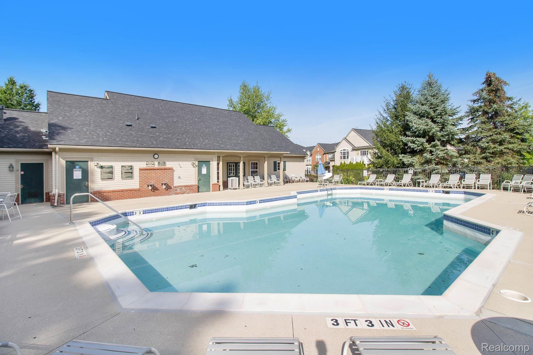 4296 Hampton Ridge Boulevard Howell, MI 48843 - Photo 20 of 20 IMG_0301.jpg