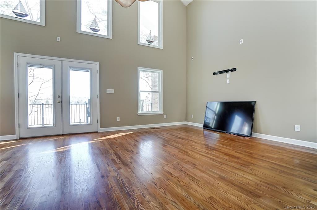5600 Riverfront Road Lake Wylie, SC 29710 - Photo 5 of 48 Gallery Image 5