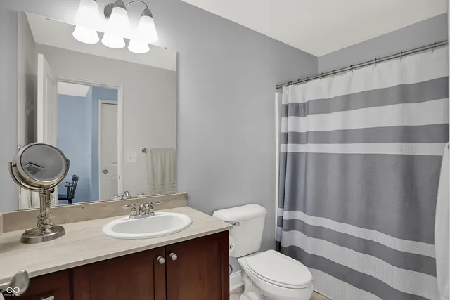 $374,000 | 450 East Ohio Street, Unit 321, Indianapolis, IN 46204