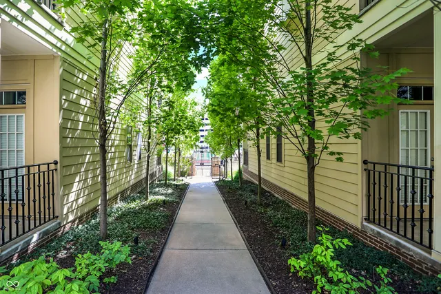 $374,000 | 450 East Ohio Street, Unit 321, Indianapolis, IN 46204