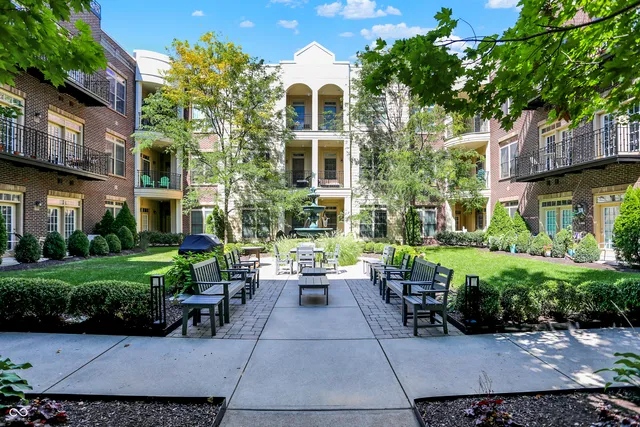 $374,000 | 450 East Ohio Street, Unit 321, Indianapolis, IN 46204