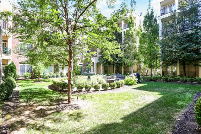 $374,000 | 450 East Ohio Street, Unit 321, Indianapolis, IN 46204