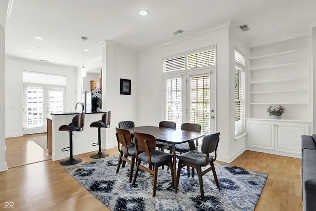 $374,000 | 450 East Ohio Street, Unit 321, Indianapolis, IN 46204