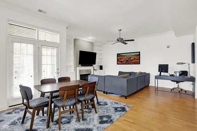 $374,000 | 450 East Ohio Street, Unit 321, Indianapolis, IN 46204