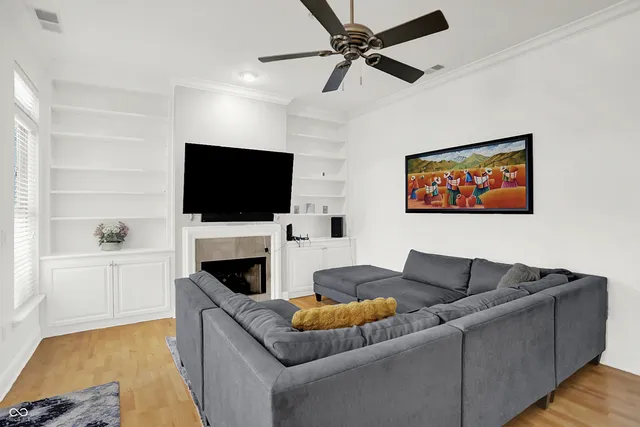 $374,000 | 450 East Ohio Street, Unit 321, Indianapolis, IN 46204