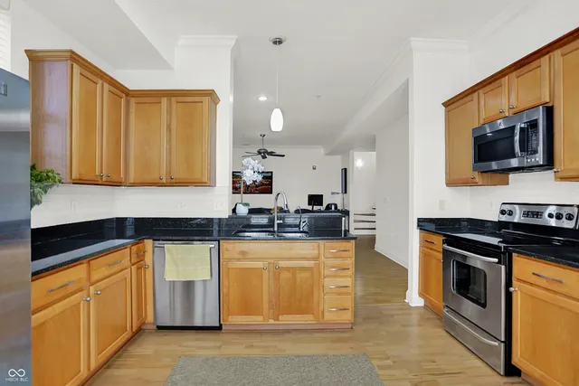 $374,000 | 450 East Ohio Street, Unit 321, Indianapolis, IN 46204