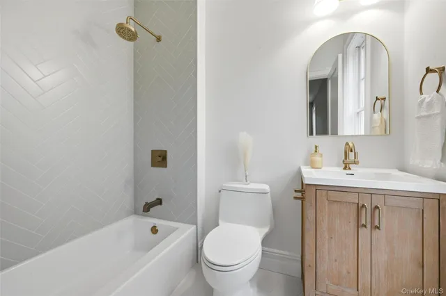 $2,200,000 | 75 Crescent Court, Wading River, NY 11792