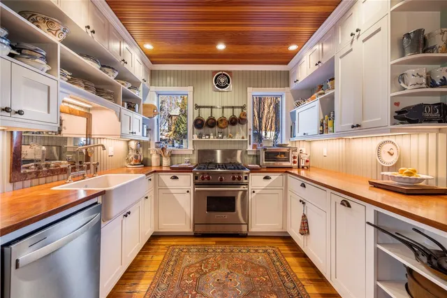 $7,795,000 | 41 Walcott Avenue, Jamestown, RI 02835