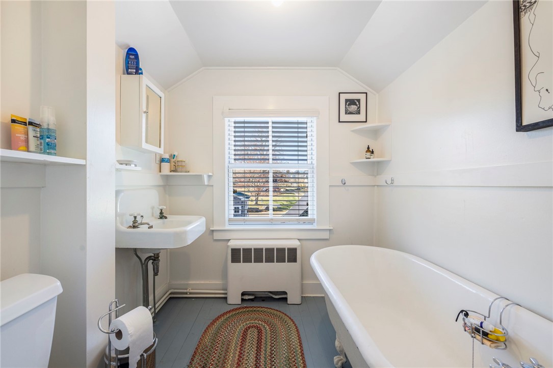 41 Walcott Avenue Jamestown, RI 02835 - Photo 41 of 50 Full bath on third level is 6'9" x 7'.