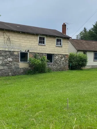 $425,000 | 558 Effort Neola Road, Brodheadsville, PA 18353
