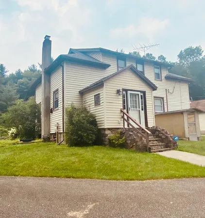 $425,000 | 558 Effort Neola Road, Brodheadsville, PA 18353