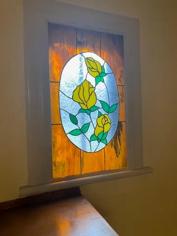 an view of a swimming pool