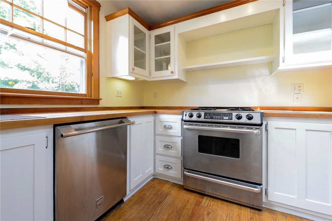 646 Stone Church Road Tiverton, RI 02878 - Photo 18 of 40