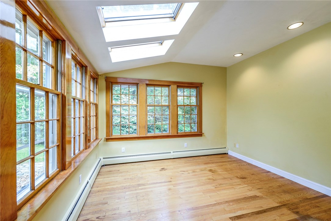 646 Stone Church Road Tiverton, RI 02878 - Photo 20 of 40