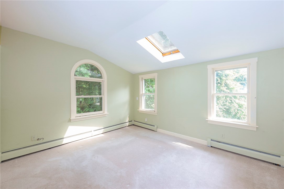 646 Stone Church Road Tiverton, RI 02878 - Photo 24 of 40