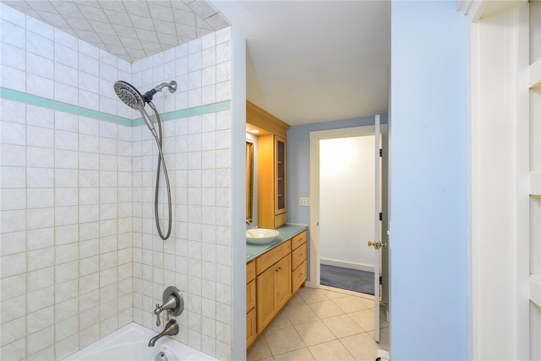 646 Stone Church Road Tiverton, RI 02878 - Photo 33 of 40