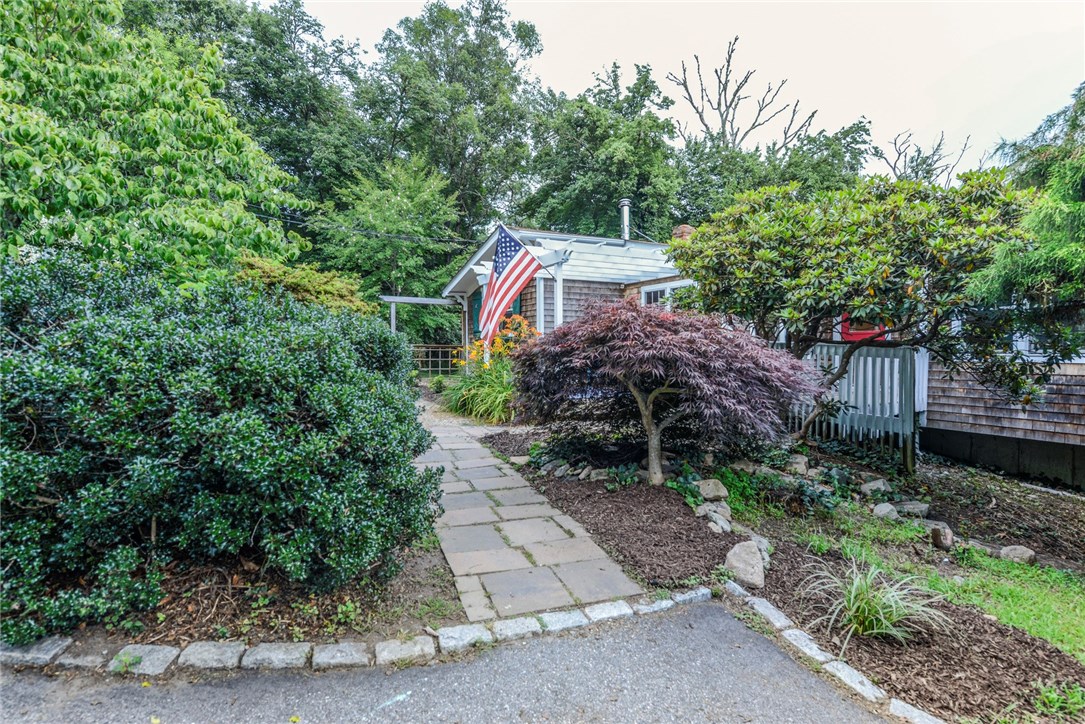 646 Stone Church Road Tiverton, RI 02878 - Photo 4 of 40
