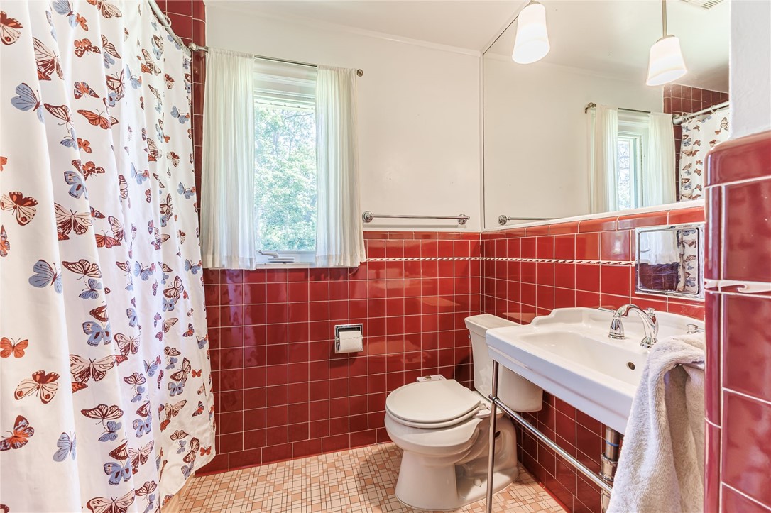 180 Overbrook Road Pittsford, NY 14618 - Photo 19 of 35