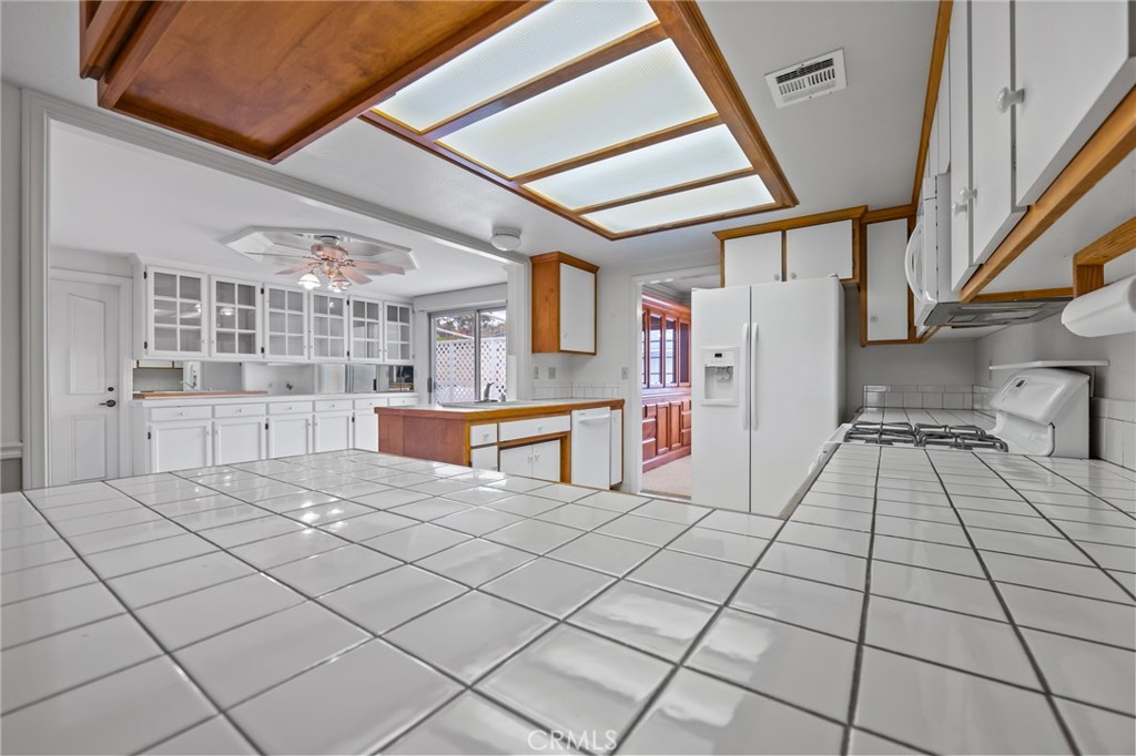 57622 Sierra Way Yucca Valley, CA 92284 - Photo 11 of 55 a view of kitchen with furniture and window